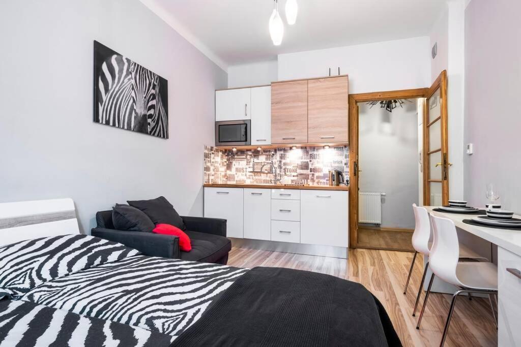 Studio Pomorska , Bezplatny Parking Apartment Krakow Bagian luar foto